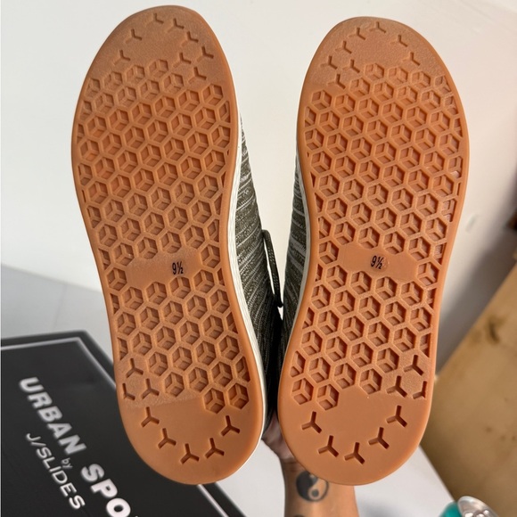 Urban Sport By J Slides Women’s Khaki 2 Tone Knit Slip On Size 9.5 - Picture 5 of 7